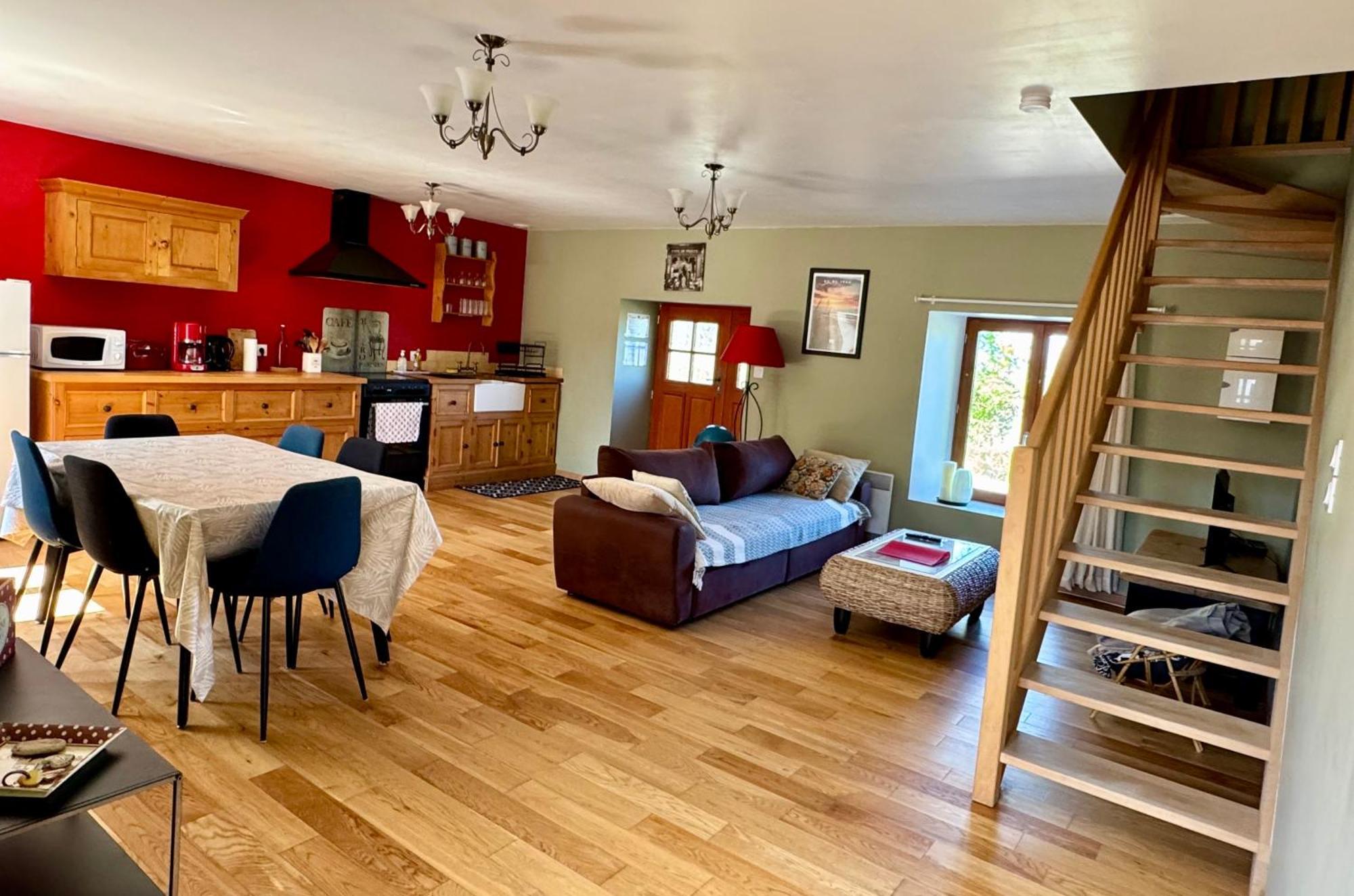 Holiday home 5 Personnes - Le Refuge Des Parachutistes - En Bordure Du Marais Neuville-au-Plain